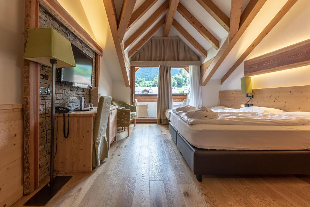 Alpholiday Dolomiti Wellness & Family Hotel Dimaro Ngoại thất bức ảnh
