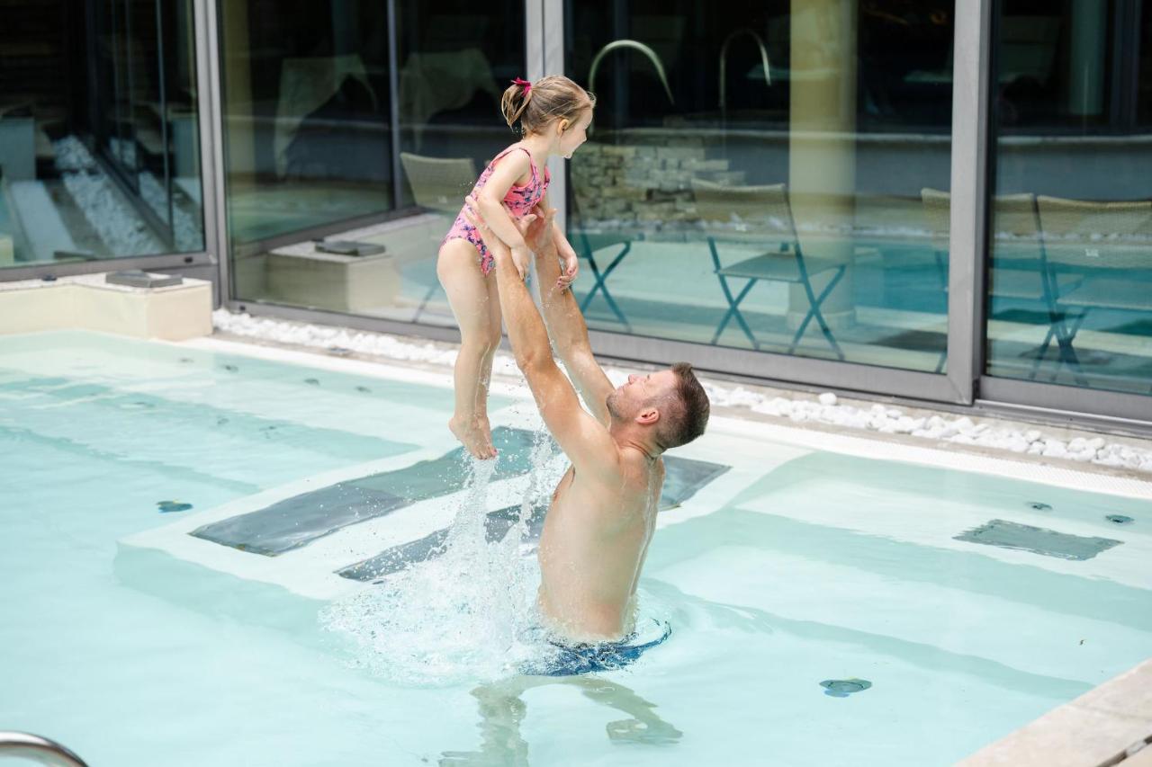 Alpholiday Dolomiti Wellness & Family Hotel Dimaro Ngoại thất bức ảnh