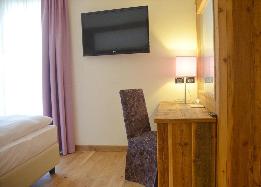 Alpholiday Dolomiti Wellness & Family Hotel Dimaro Ngoại thất bức ảnh