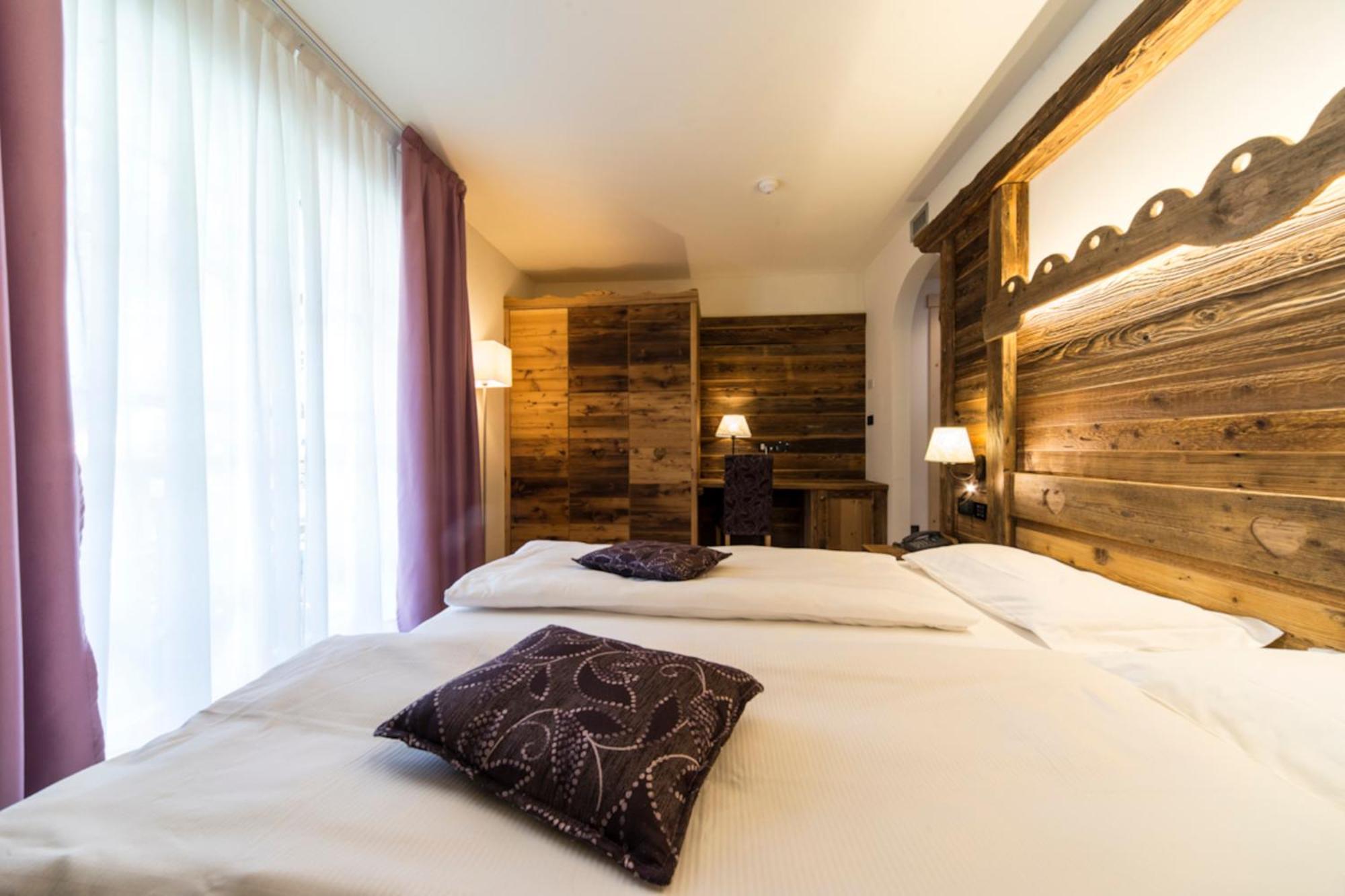 Alpholiday Dolomiti Wellness & Family Hotel Dimaro Phòng bức ảnh