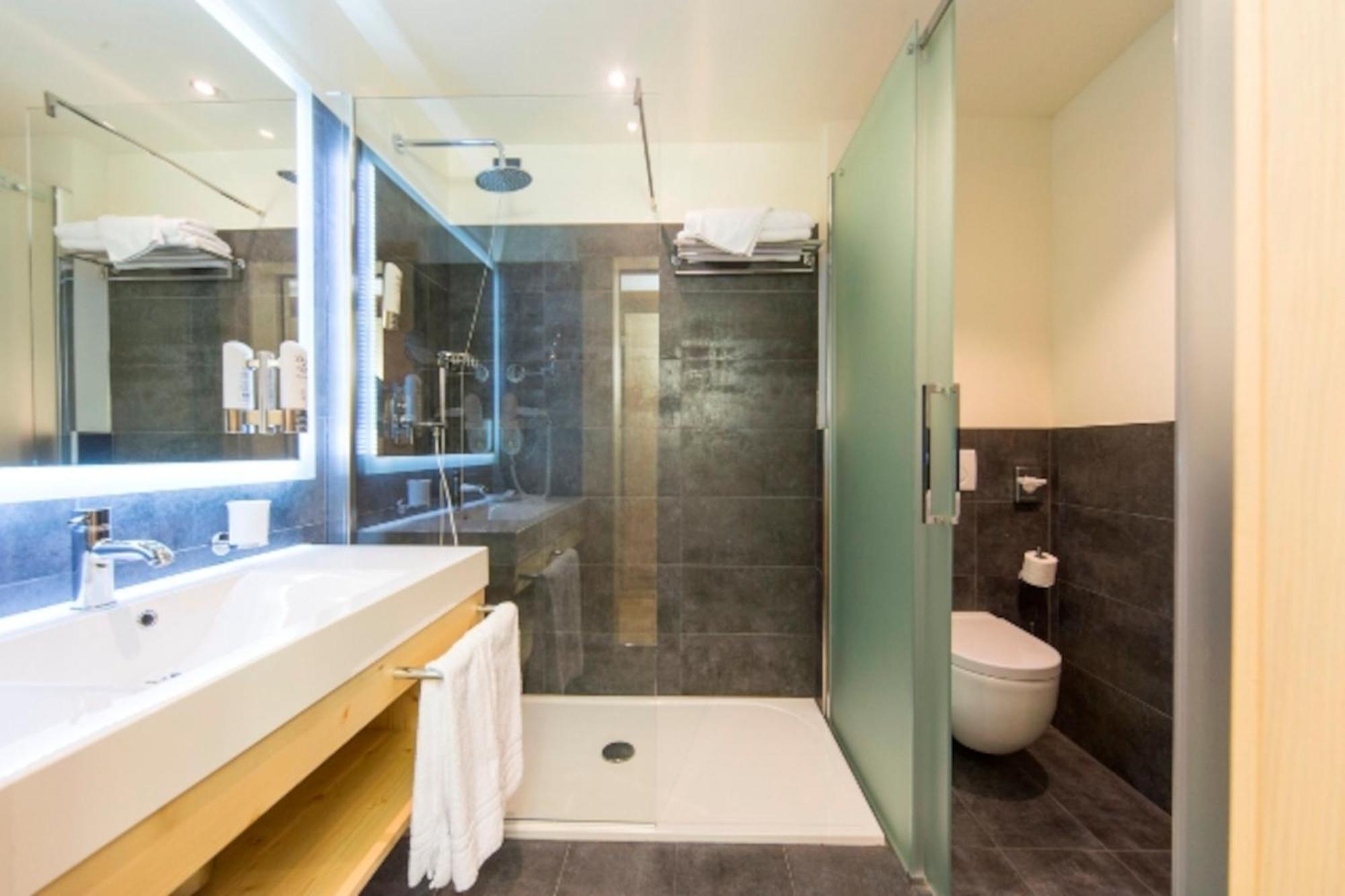 Alpholiday Dolomiti Wellness & Family Hotel Dimaro Phòng bức ảnh
