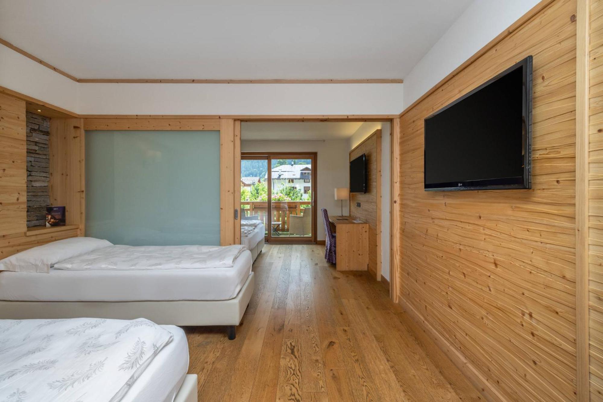 Alpholiday Dolomiti Wellness & Family Hotel Dimaro Phòng bức ảnh