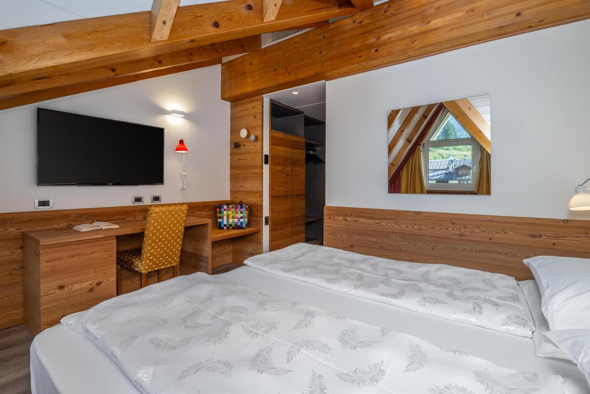 Alpholiday Dolomiti Wellness & Family Hotel Dimaro Phòng bức ảnh