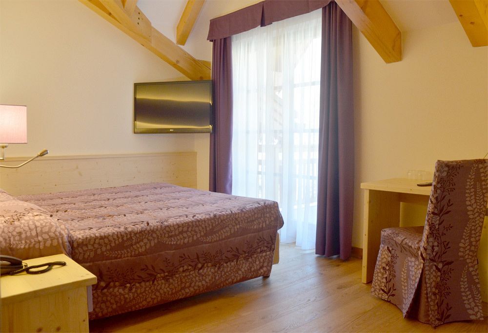 Alpholiday Dolomiti Wellness & Family Hotel Dimaro Ngoại thất bức ảnh