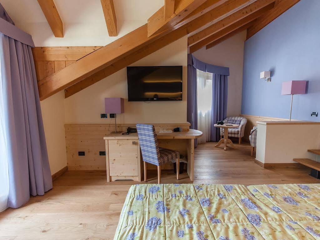 Alpholiday Dolomiti Wellness & Family Hotel Dimaro Ngoại thất bức ảnh