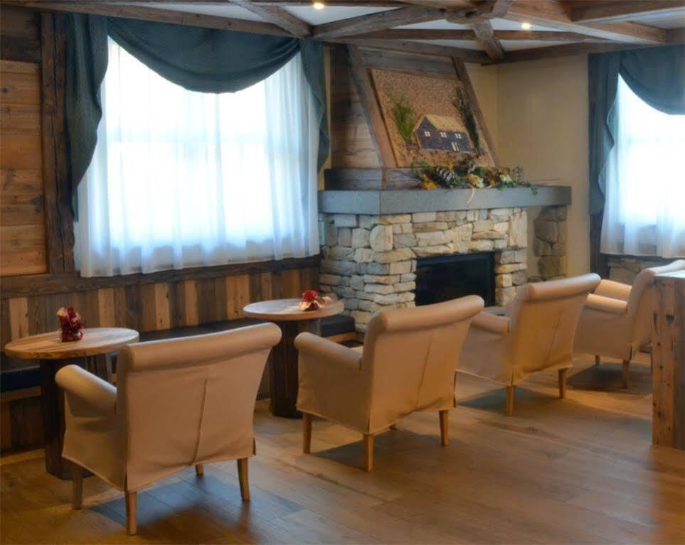 Alpholiday Dolomiti Wellness & Family Hotel Dimaro Ngoại thất bức ảnh