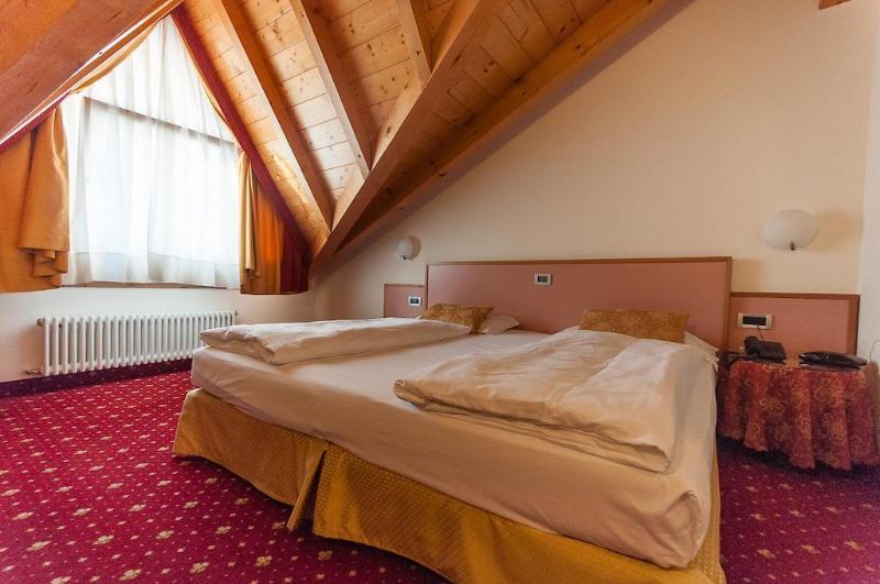 Alpholiday Dolomiti Wellness & Family Hotel Dimaro Ngoại thất bức ảnh